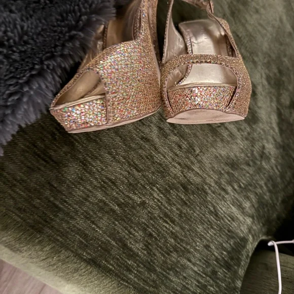 Steve Madden Glittering Gold Slingback Heels - Picture 3 of 4